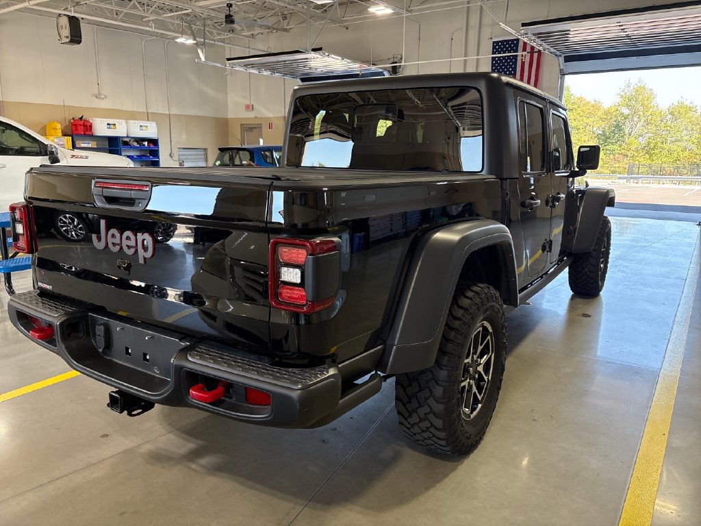 Photo 5 of this Jeep Gladiator