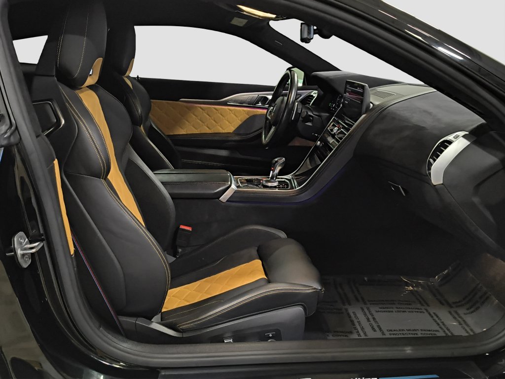 Photo 10 of this BMW M8