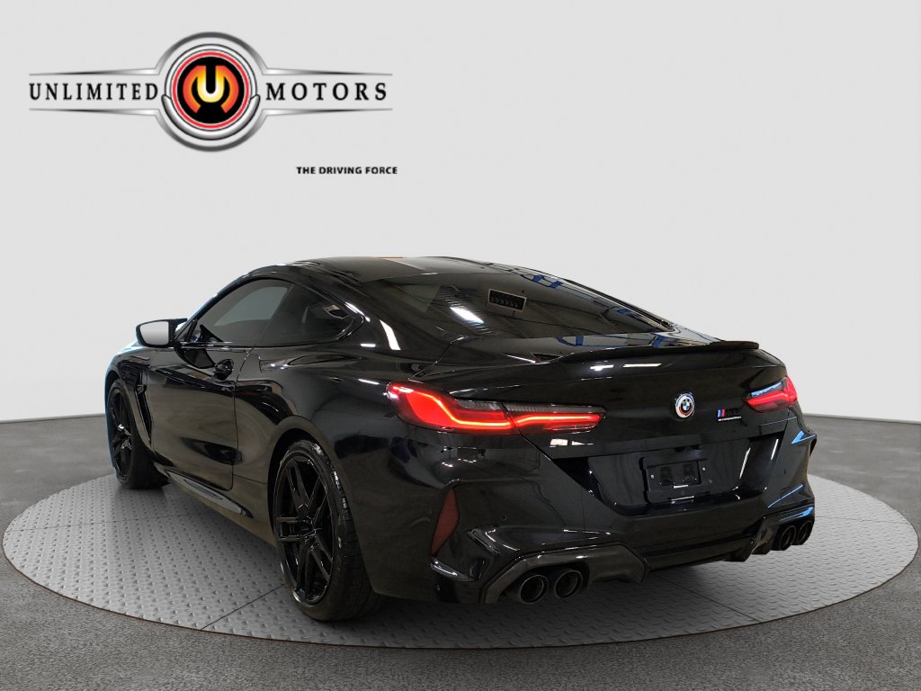 Photo 3 of this BMW M8