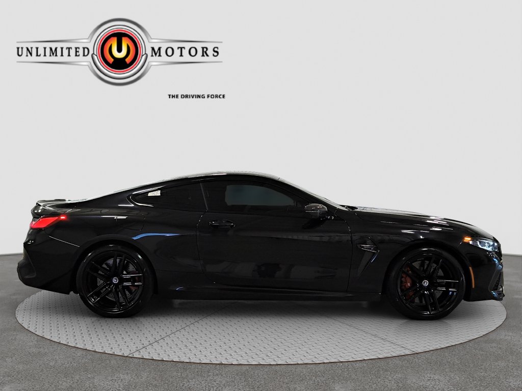 Photo 2 of this BMW M8