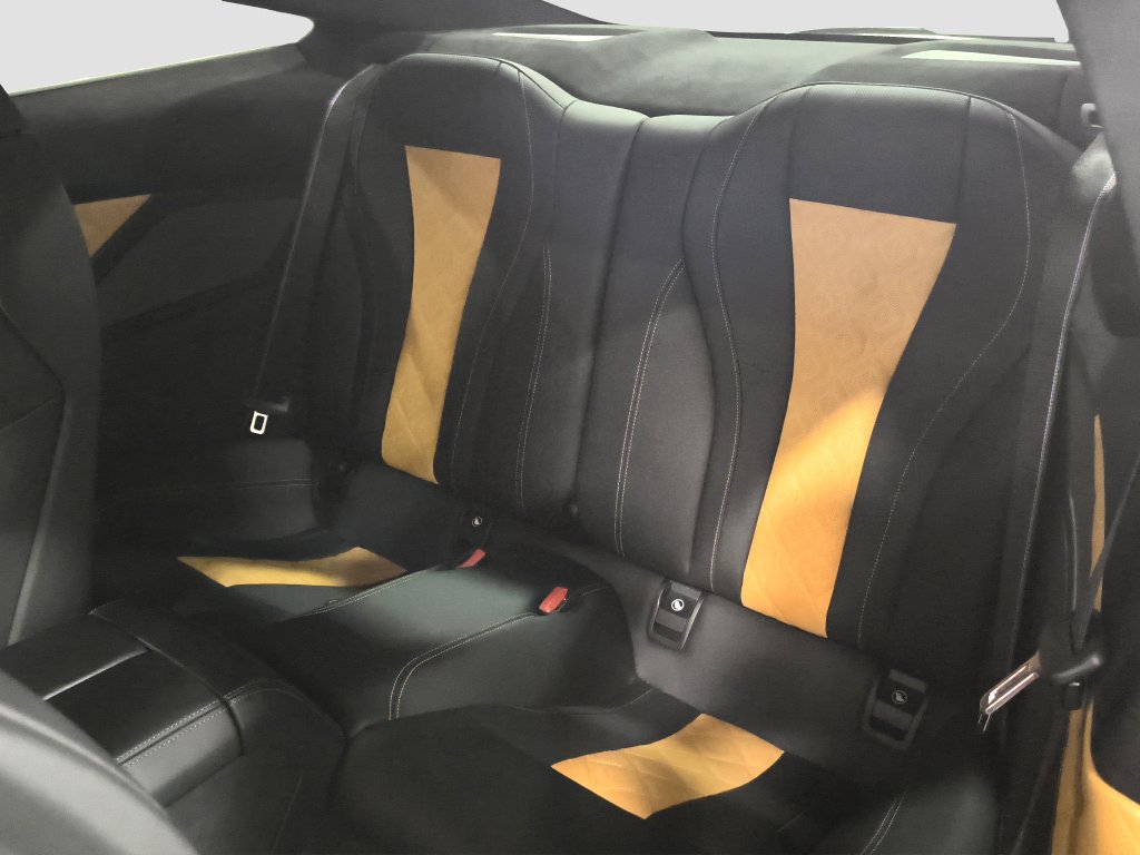 Photo 13 of this BMW M8
