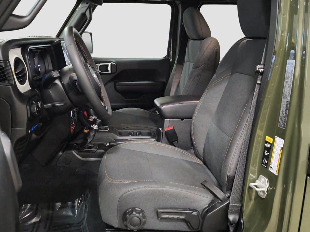 Photo 8 of this Jeep Wrangler 4xe