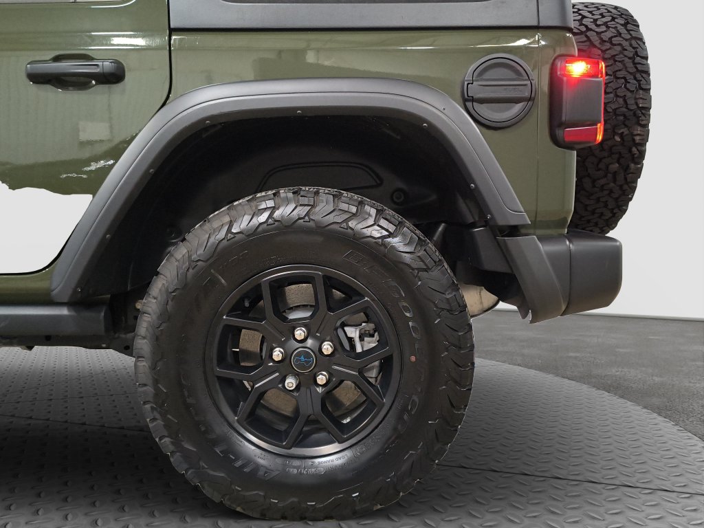 Photo 14 of this Jeep Wrangler 4xe