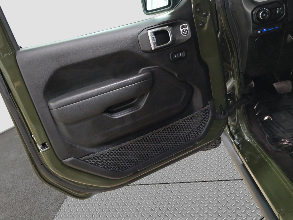 Photo 18 of this Jeep Wrangler 4xe