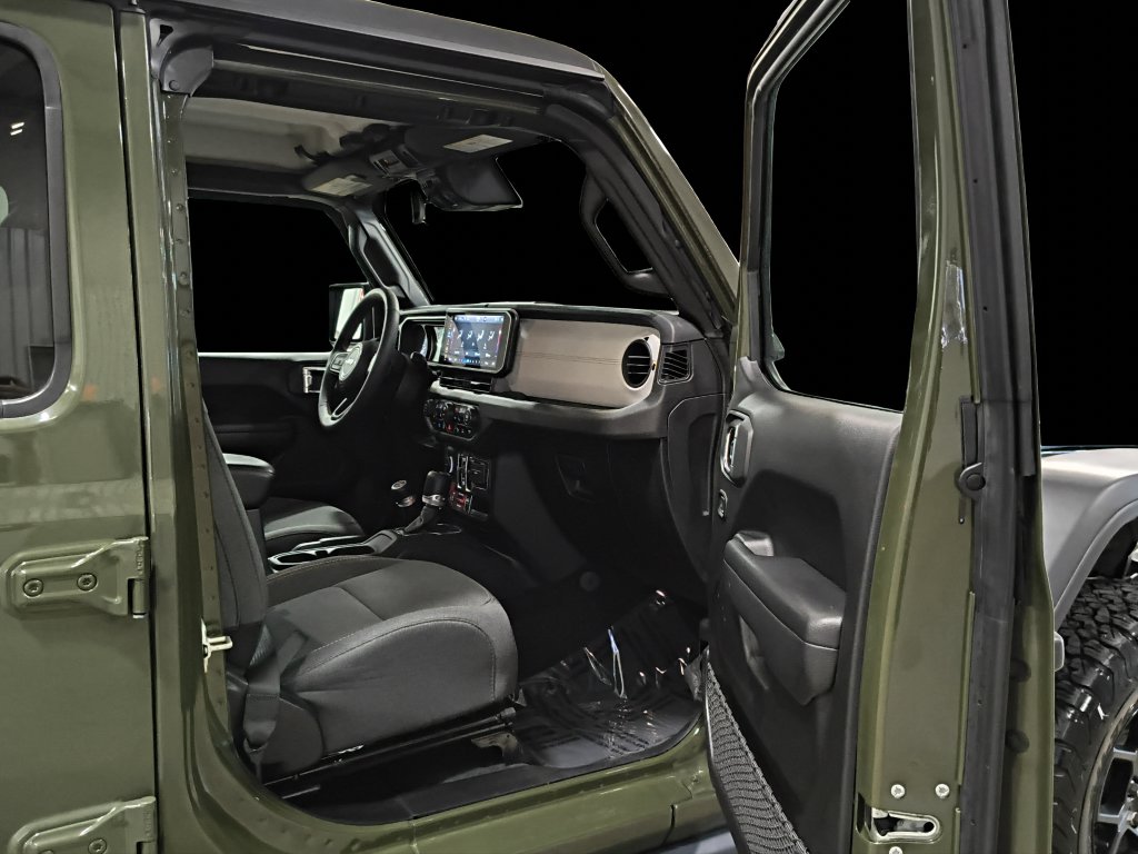 Photo 25 of this Jeep Wrangler 4xe