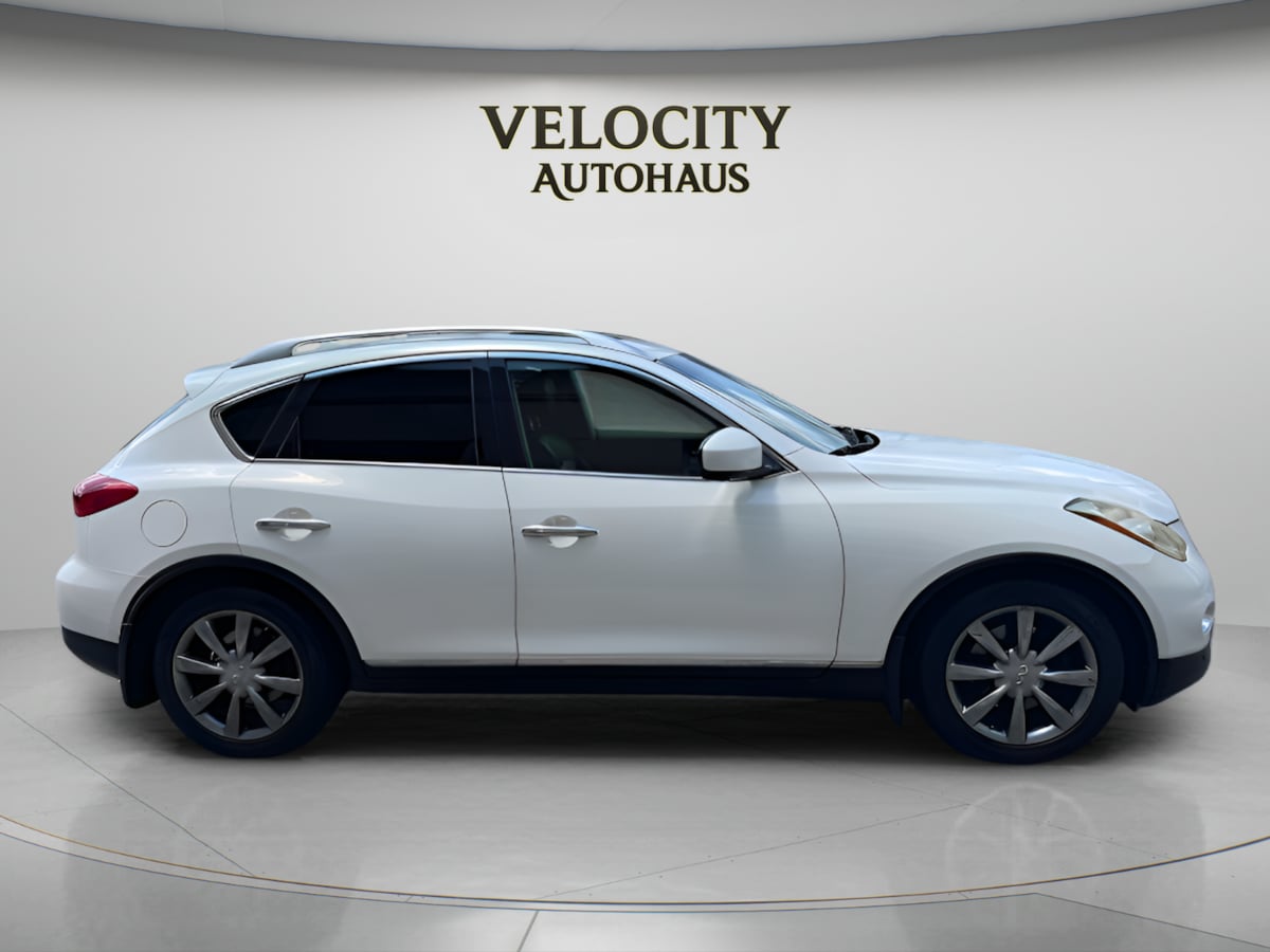 Photo 8 of this INFINITI QX50