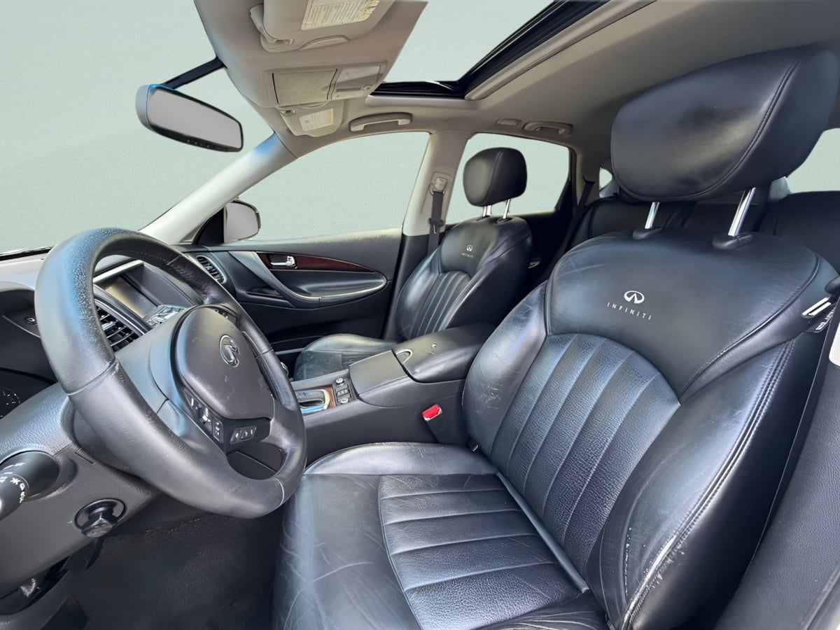Photo 10 of this INFINITI QX50