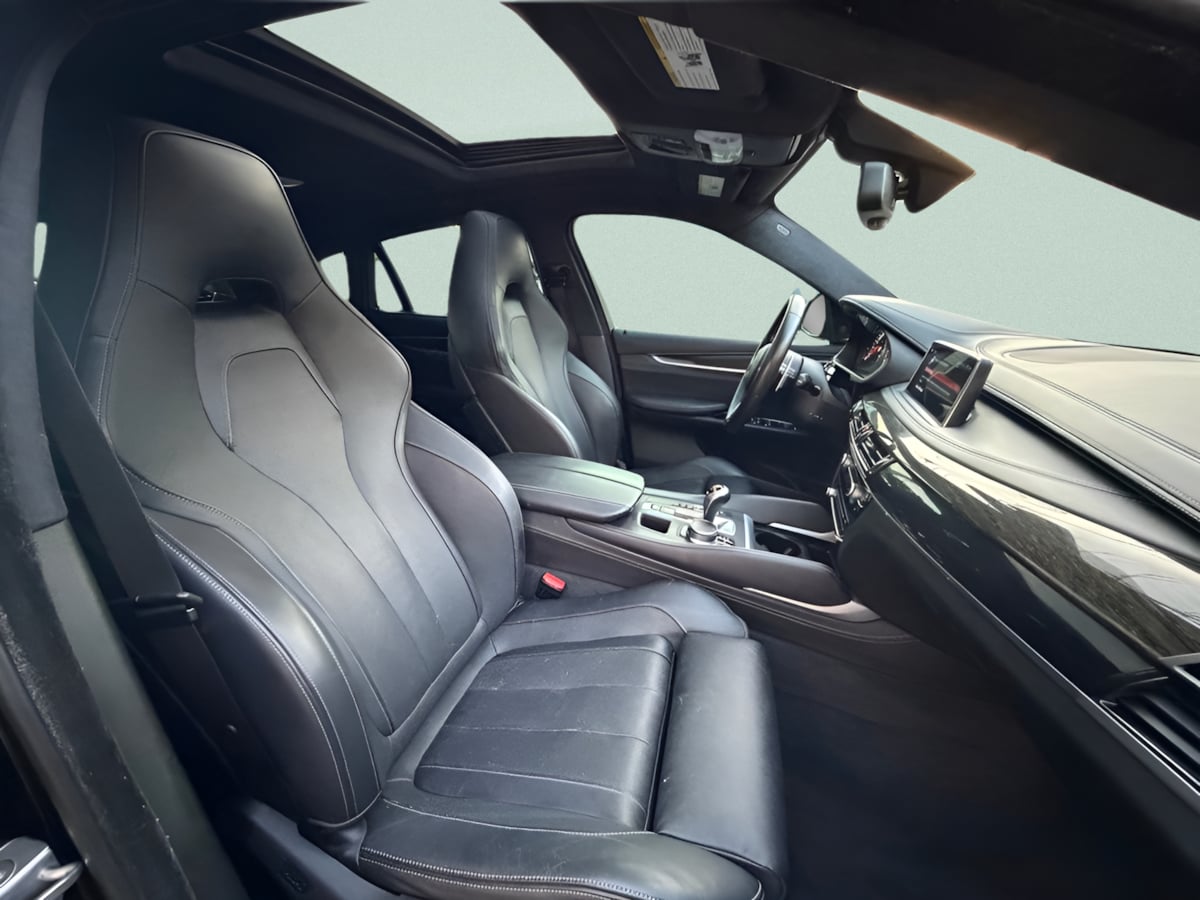 Photo 16 of this BMW X6 M