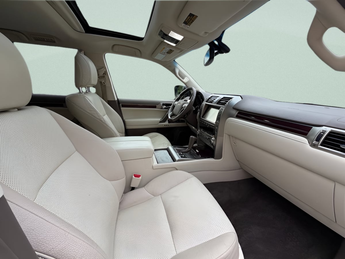 Photo 11 of this Lexus GX 460