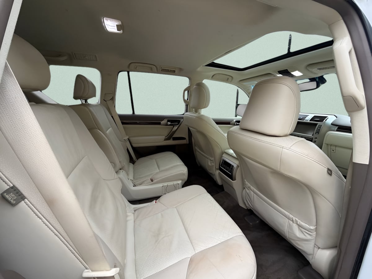 Photo 21 of this Lexus GX 460
