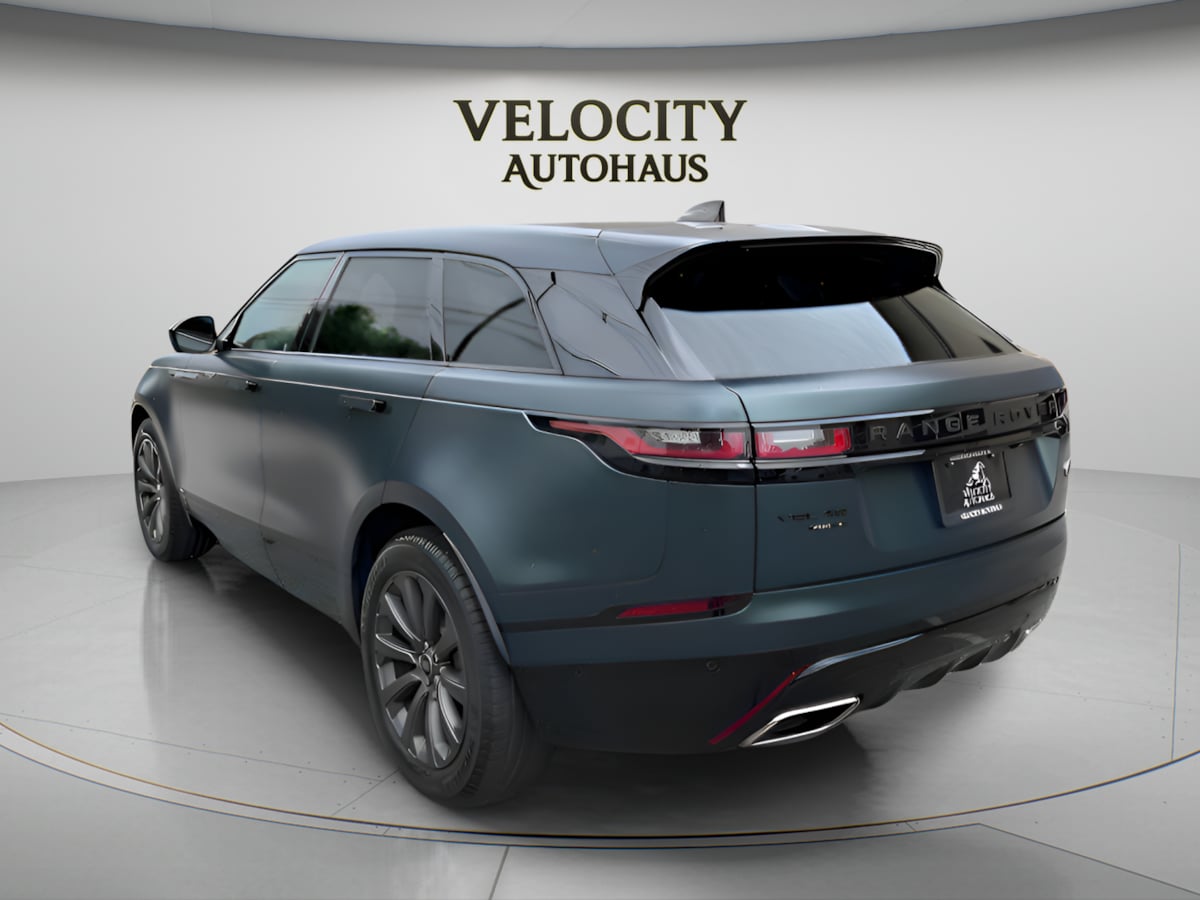 View vehicle photo 5