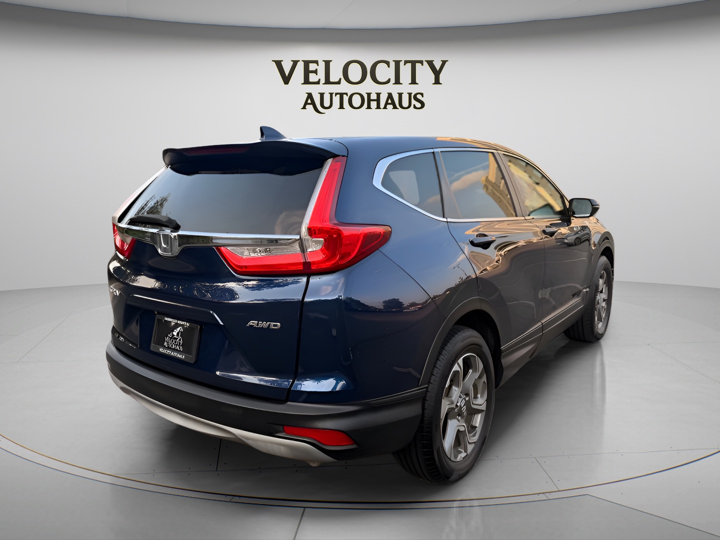 View vehicle photo 5