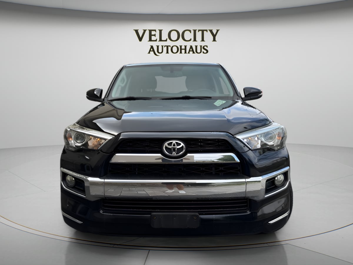 Photo 2 of this Toyota 4Runner