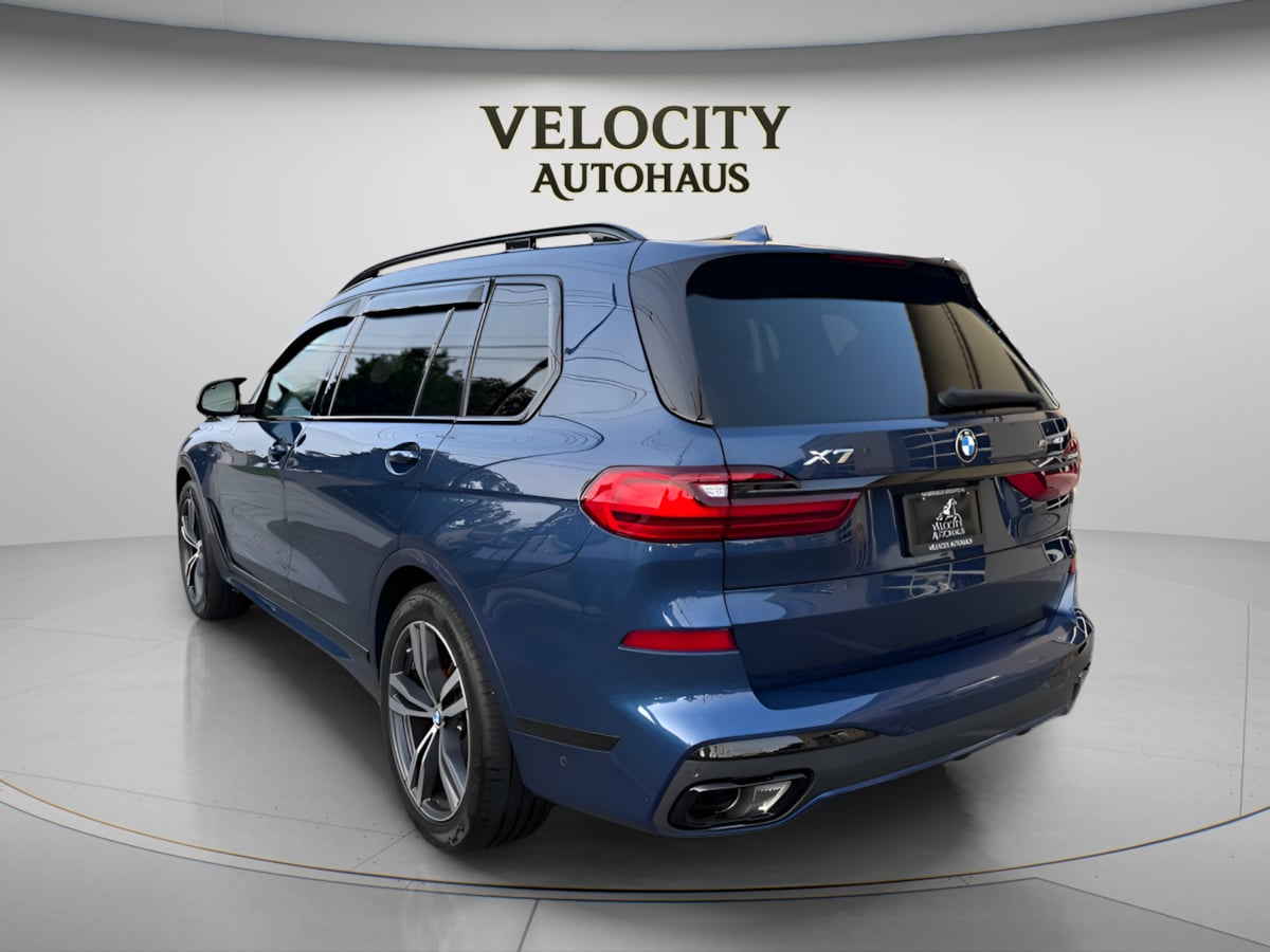 Photo 5 of this BMW X7