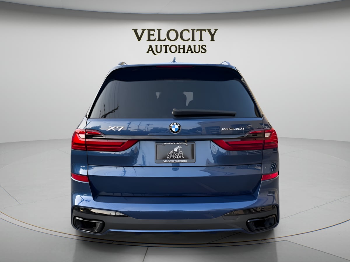 Photo 6 of this BMW X7