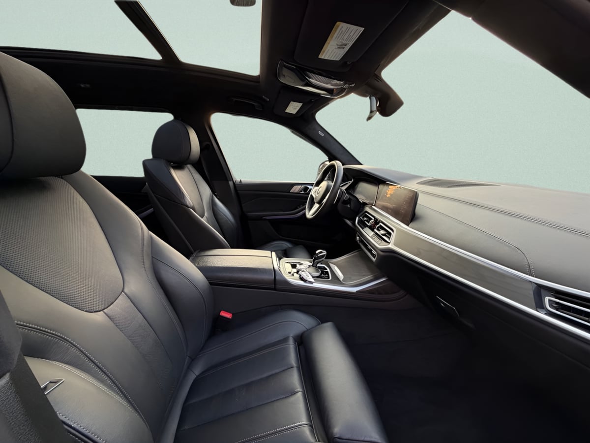 Photo 12 of this BMW X7