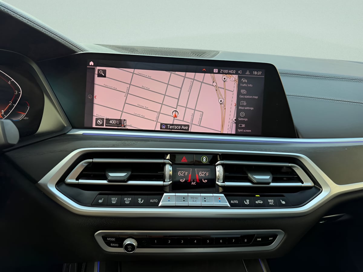 Photo 15 of this BMW X7