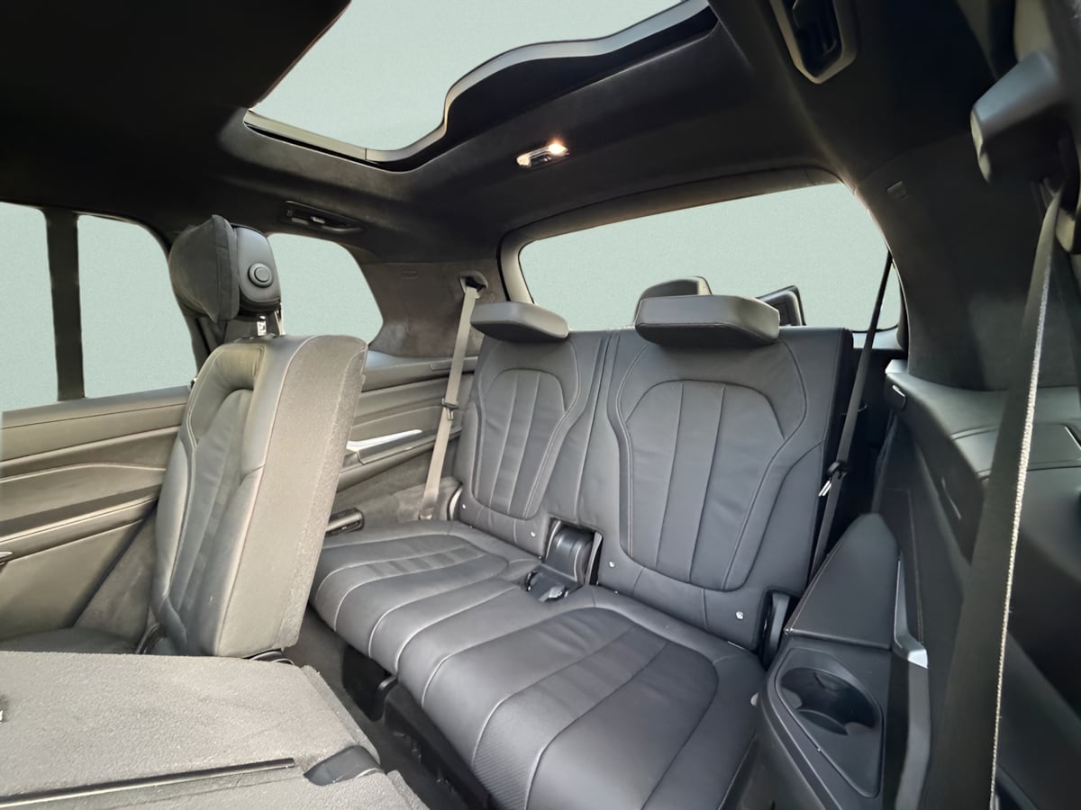 Photo 22 of this BMW X7