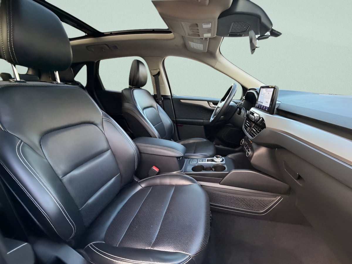 Photo 11 of this Ford Escape