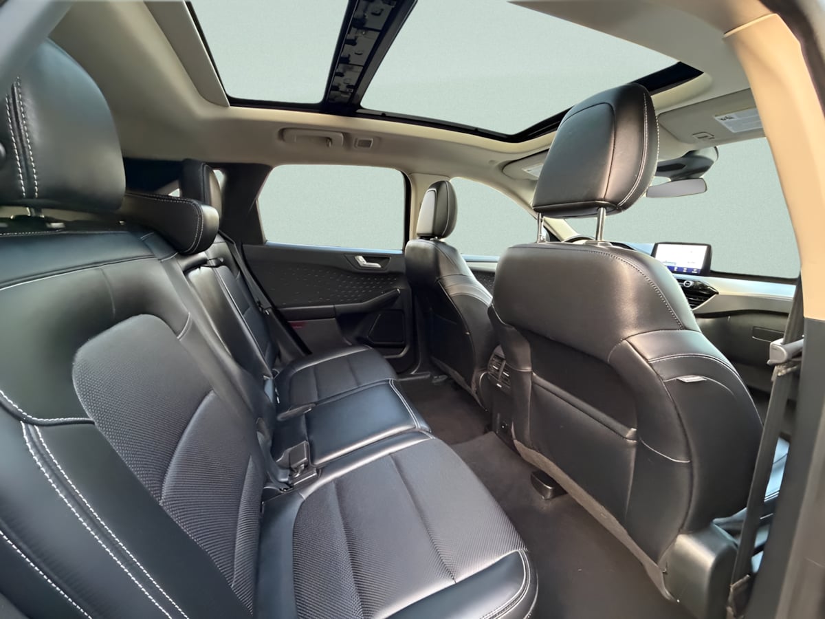Photo 15 of this Ford Escape