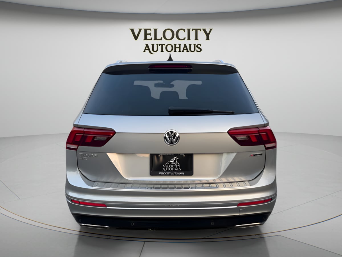 Photo 6 of this Volkswagen Tiguan