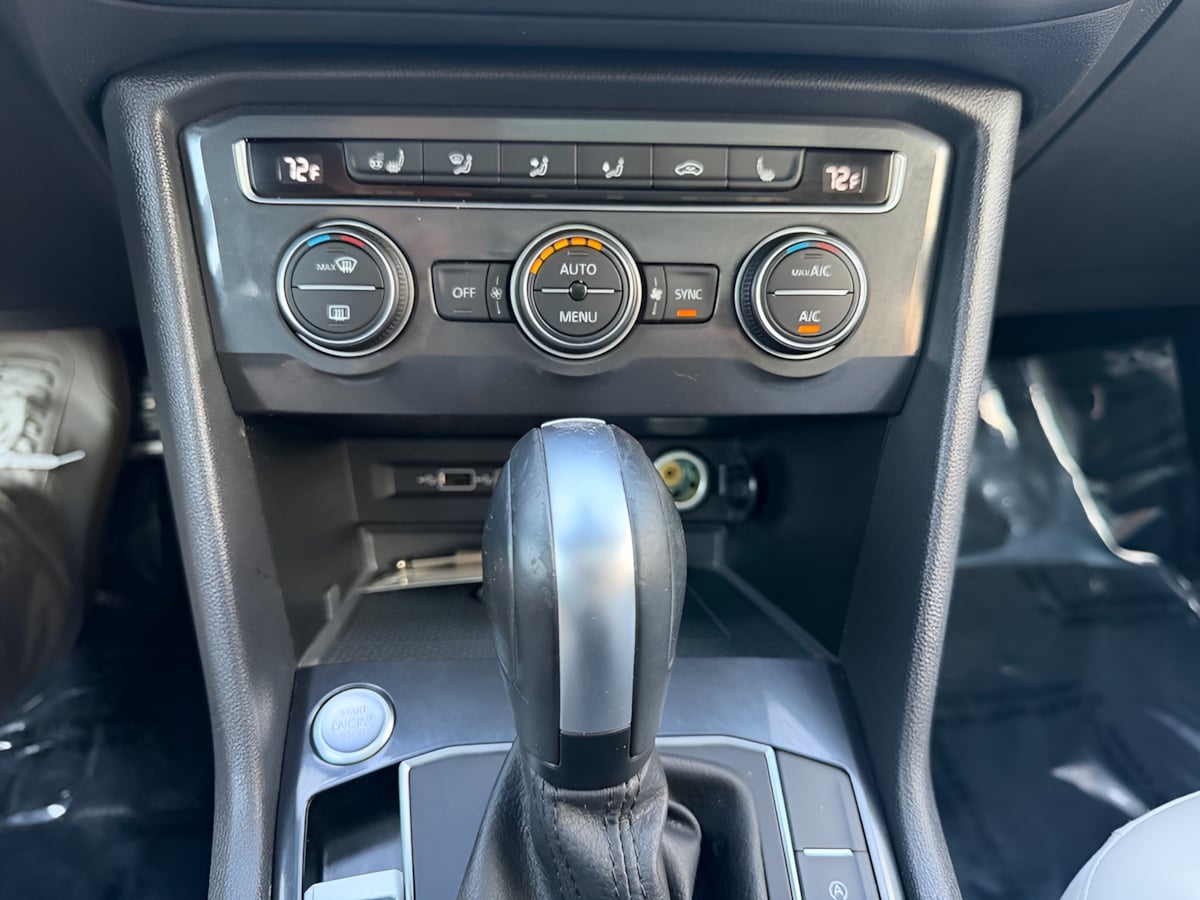 Photo 16 of this Volkswagen Tiguan