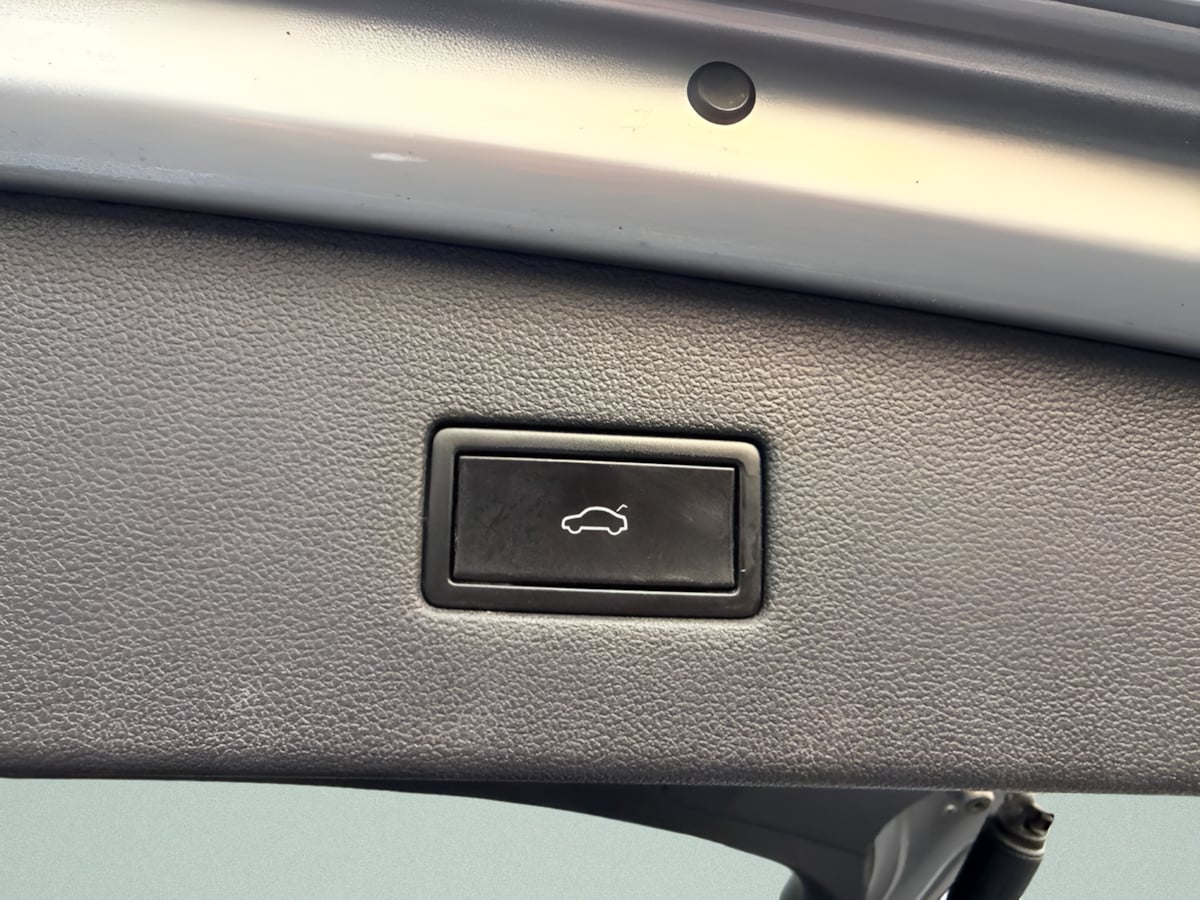 Photo 23 of this Volkswagen Tiguan
