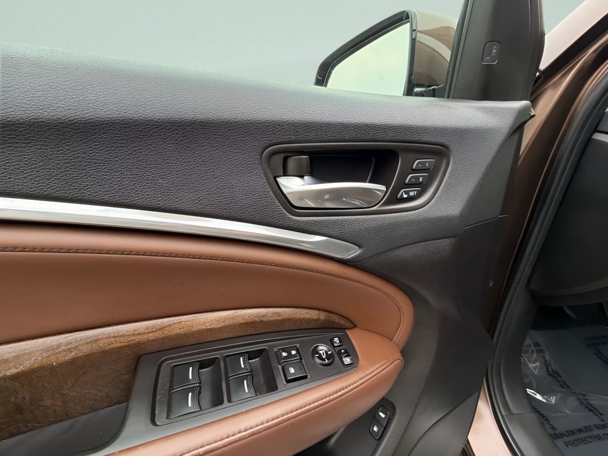 Photo 11 of this Acura MDX