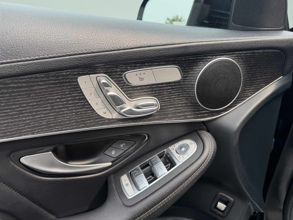 Photo 11 of this Mercedes-Benz AMG GLC 43