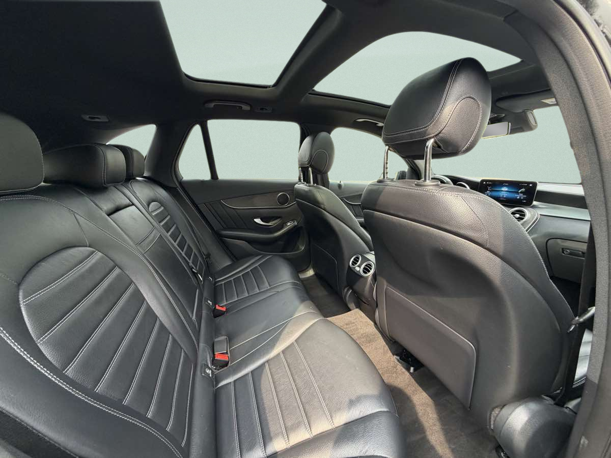 Photo 19 of this Mercedes-Benz AMG GLC 43