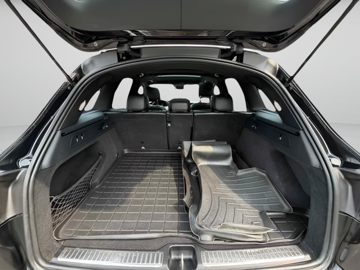 Photo 20 of this Mercedes-Benz AMG GLC 43