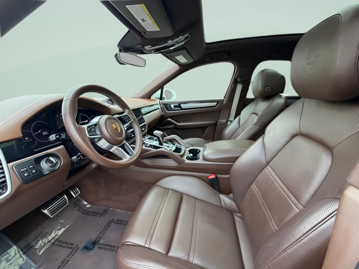 Photo 9 of this Porsche Cayenne