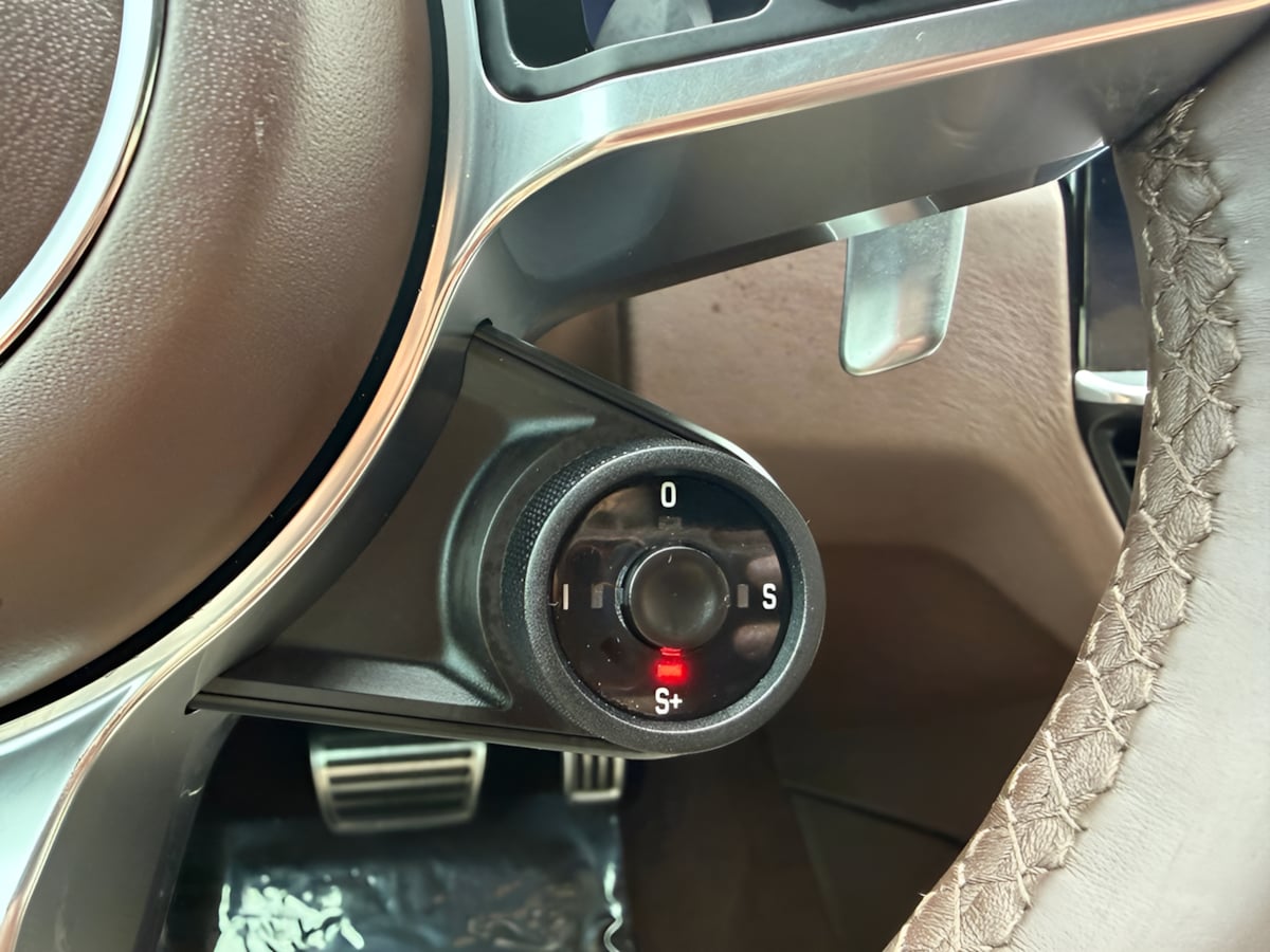 Photo 17 of this Porsche Cayenne