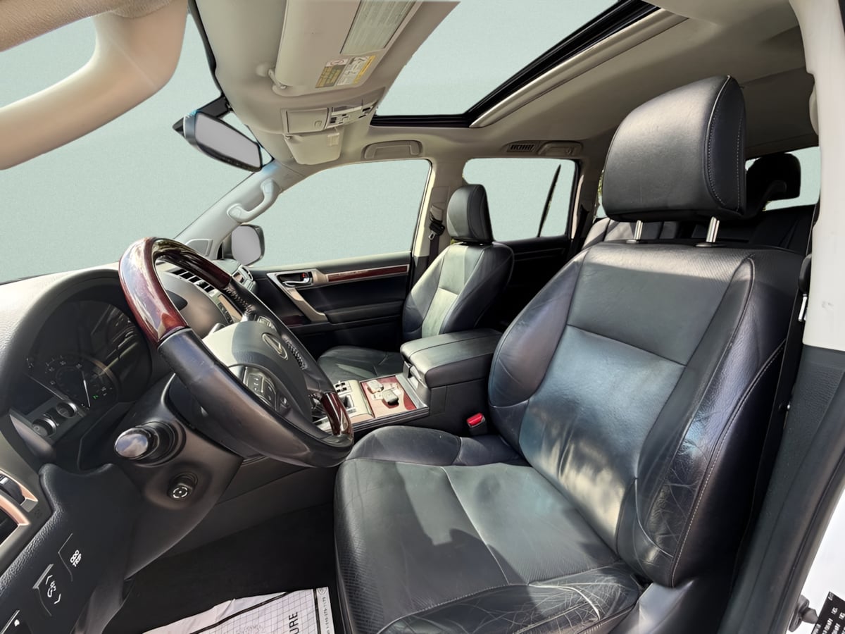 Photo 13 of this Lexus GX 460
