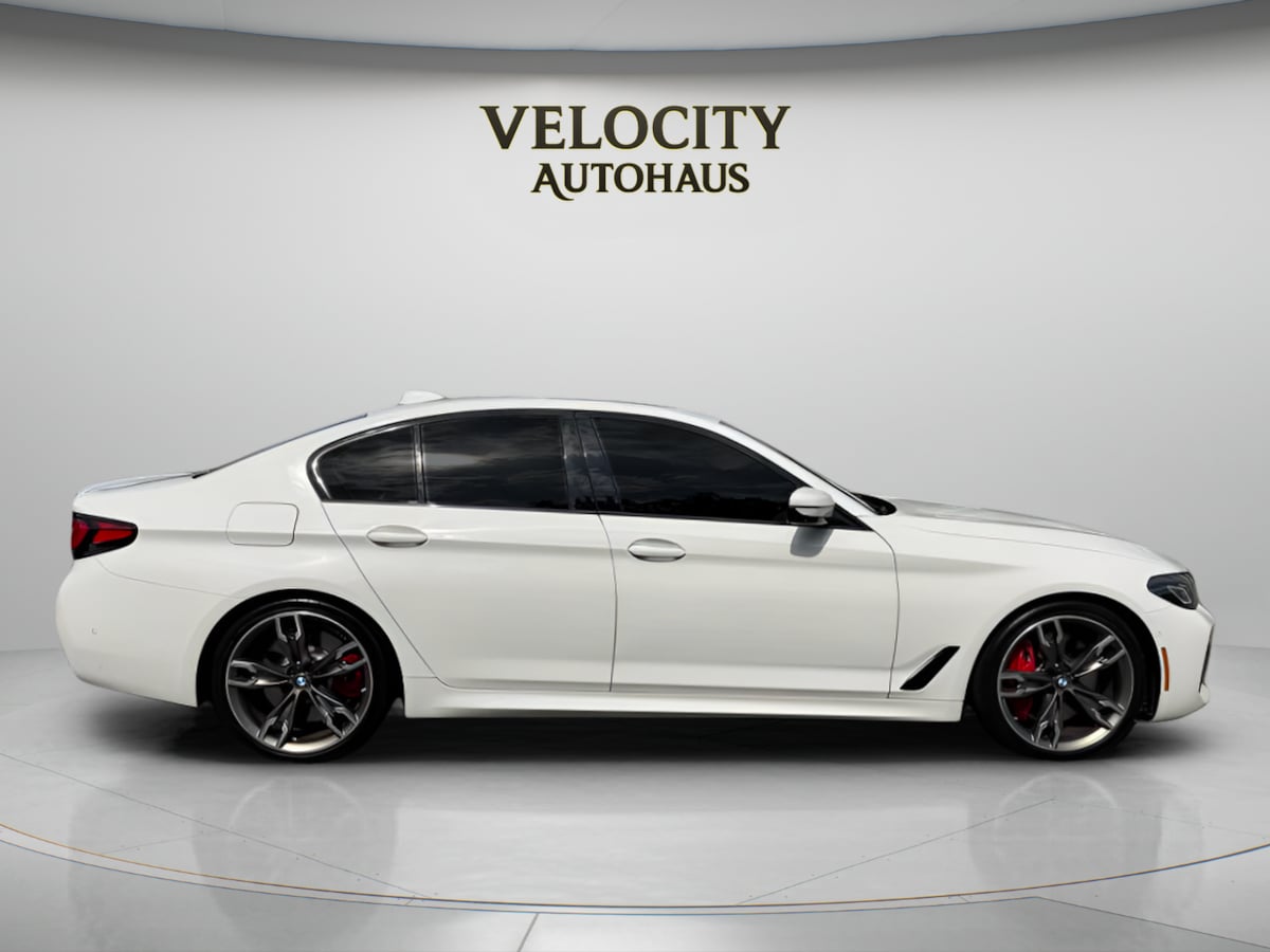 Photo 8 of this BMW 5 Series