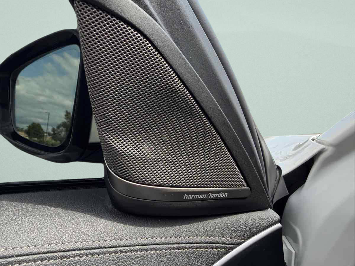 Photo 11 of this BMW 5 Series