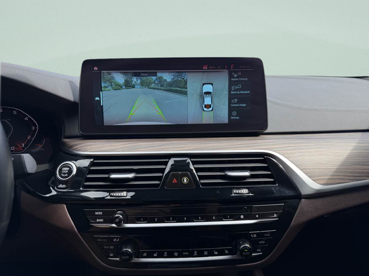 Photo 16 of this BMW 5 Series