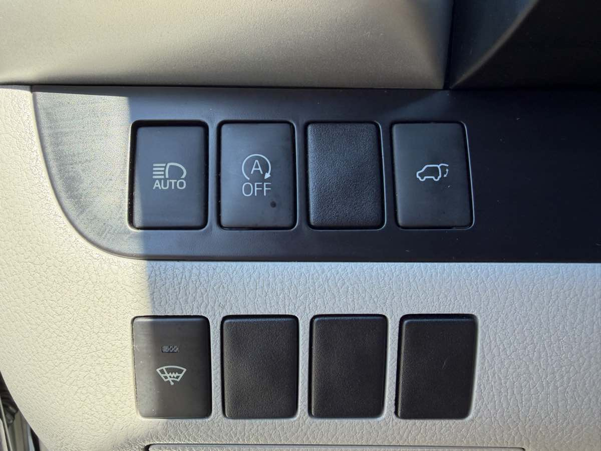 Photo 17 of this Toyota Highlander