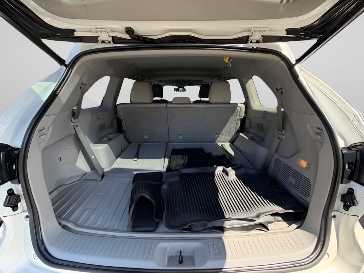Photo 22 of this Toyota Highlander