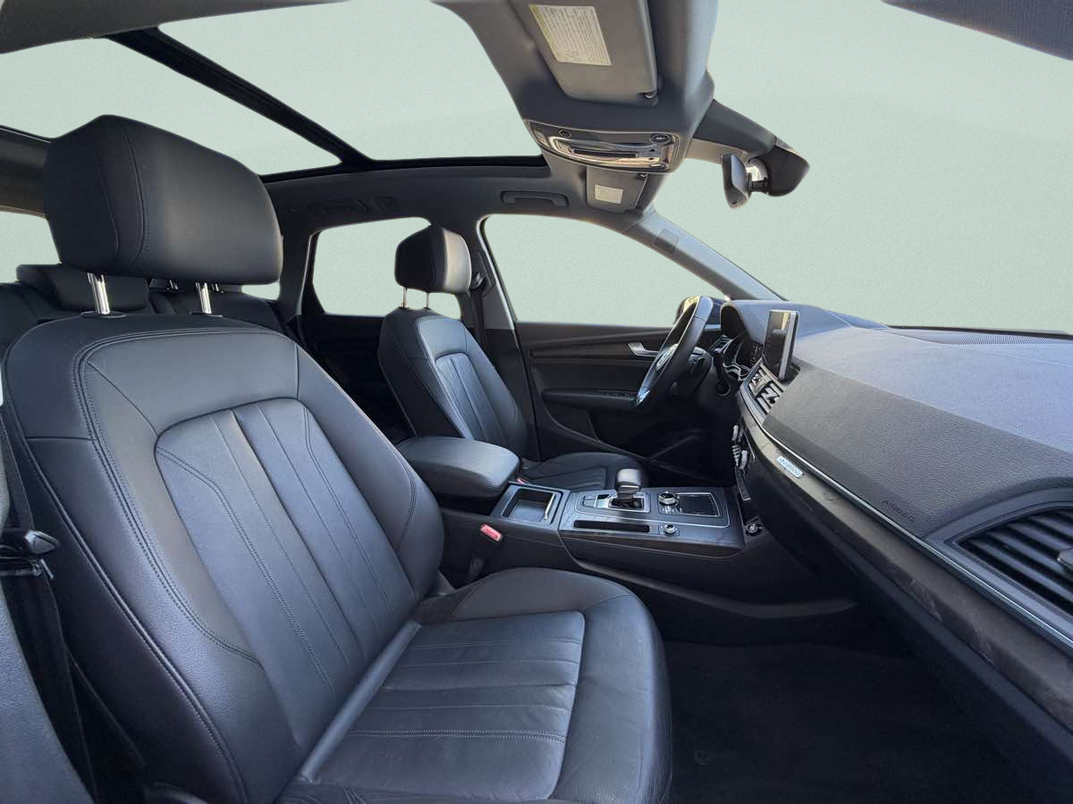 Photo 12 of this Audi Q5