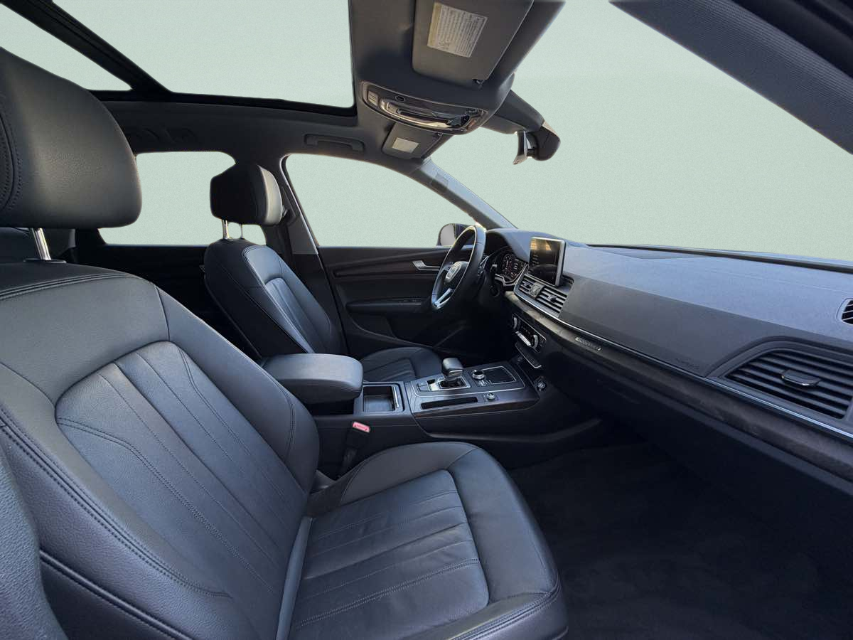 Photo 13 of this Audi Q5