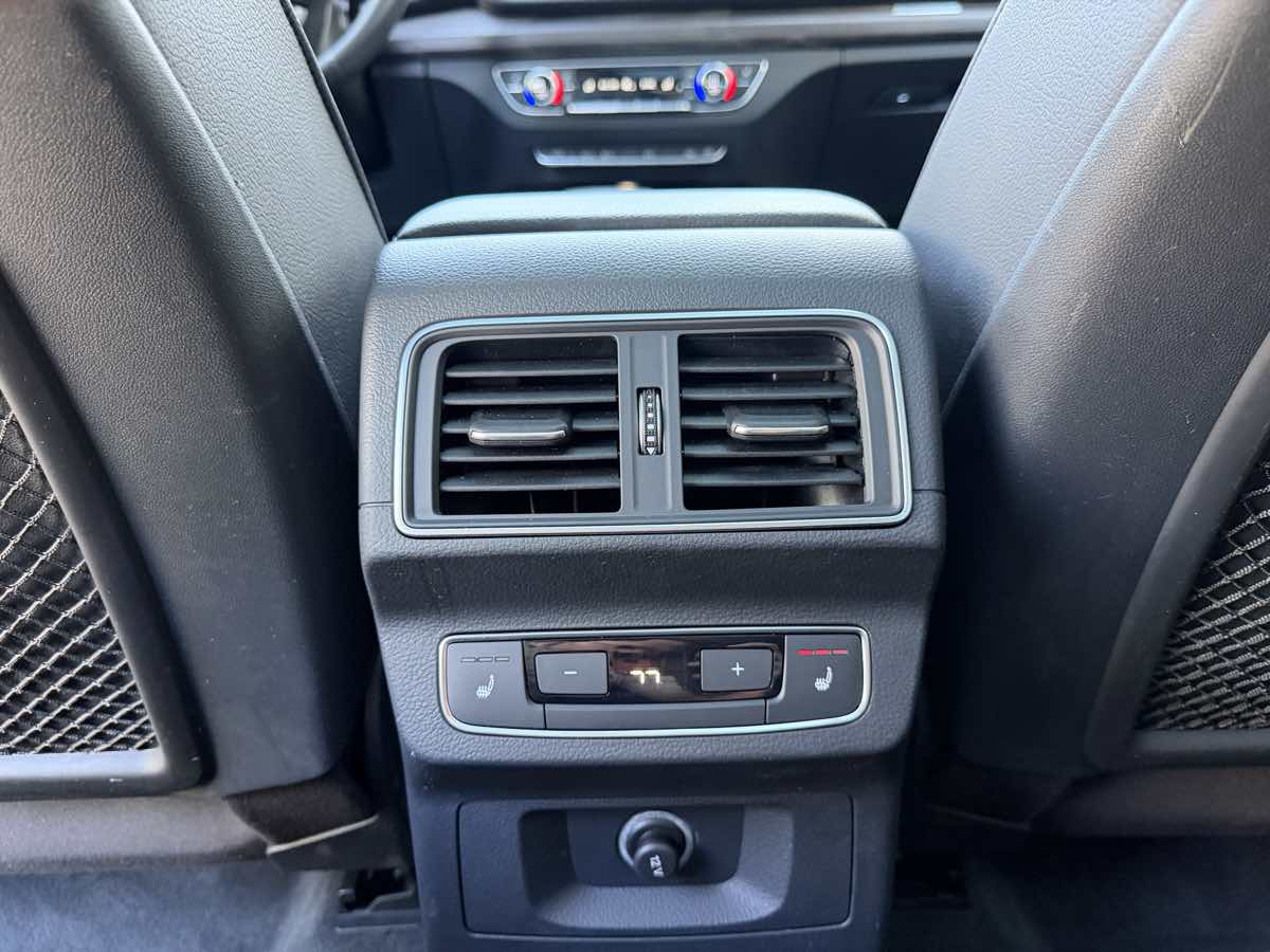 Photo 20 of this Audi Q5
