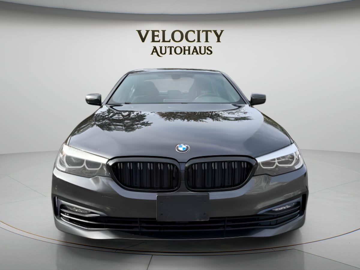 Photo 2 of this BMW 5 Series