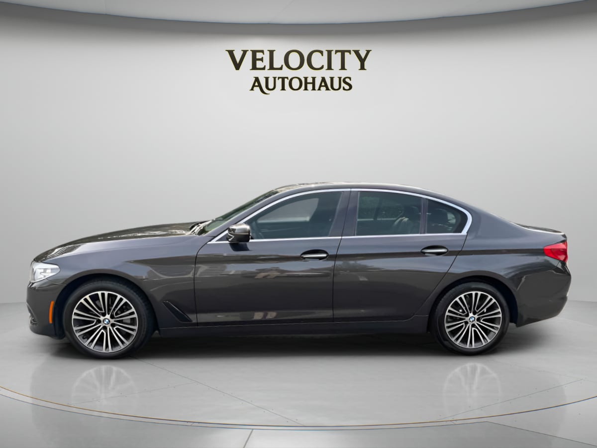 Photo 4 of this BMW 5 Series