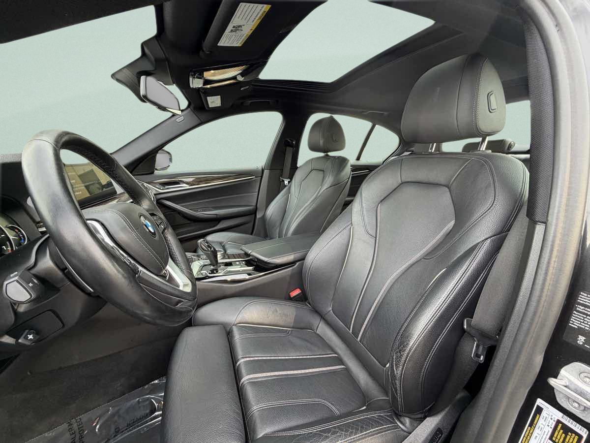 Photo 9 of this BMW 5 Series