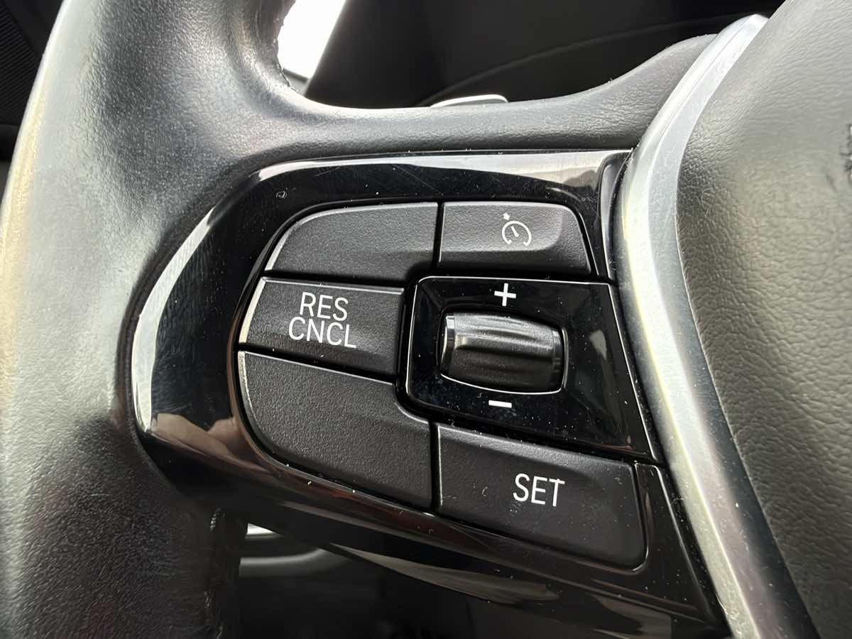 Photo 19 of this BMW 5 Series