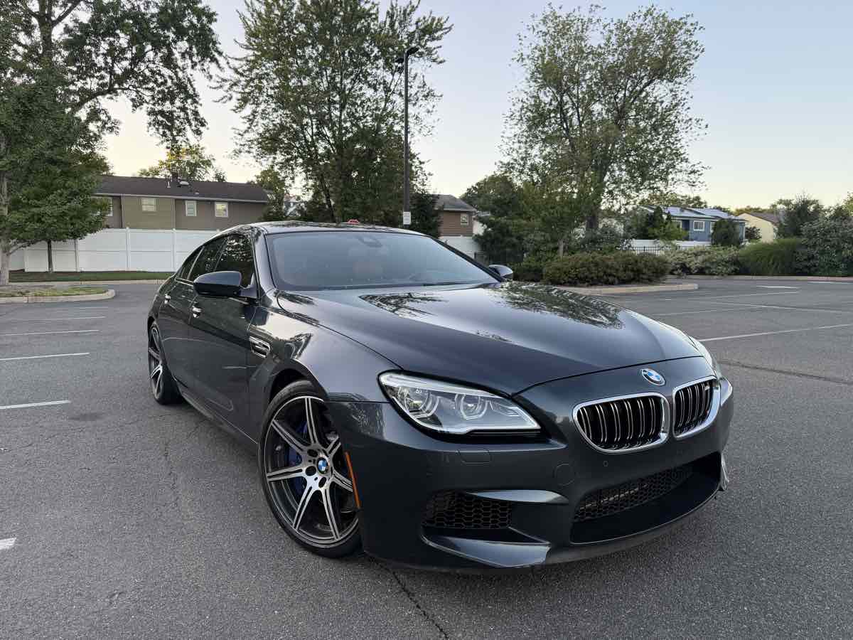 Singapore Gray Metallic 2018 BMW M6 Sedan Rear-Wheel Drive Automatic