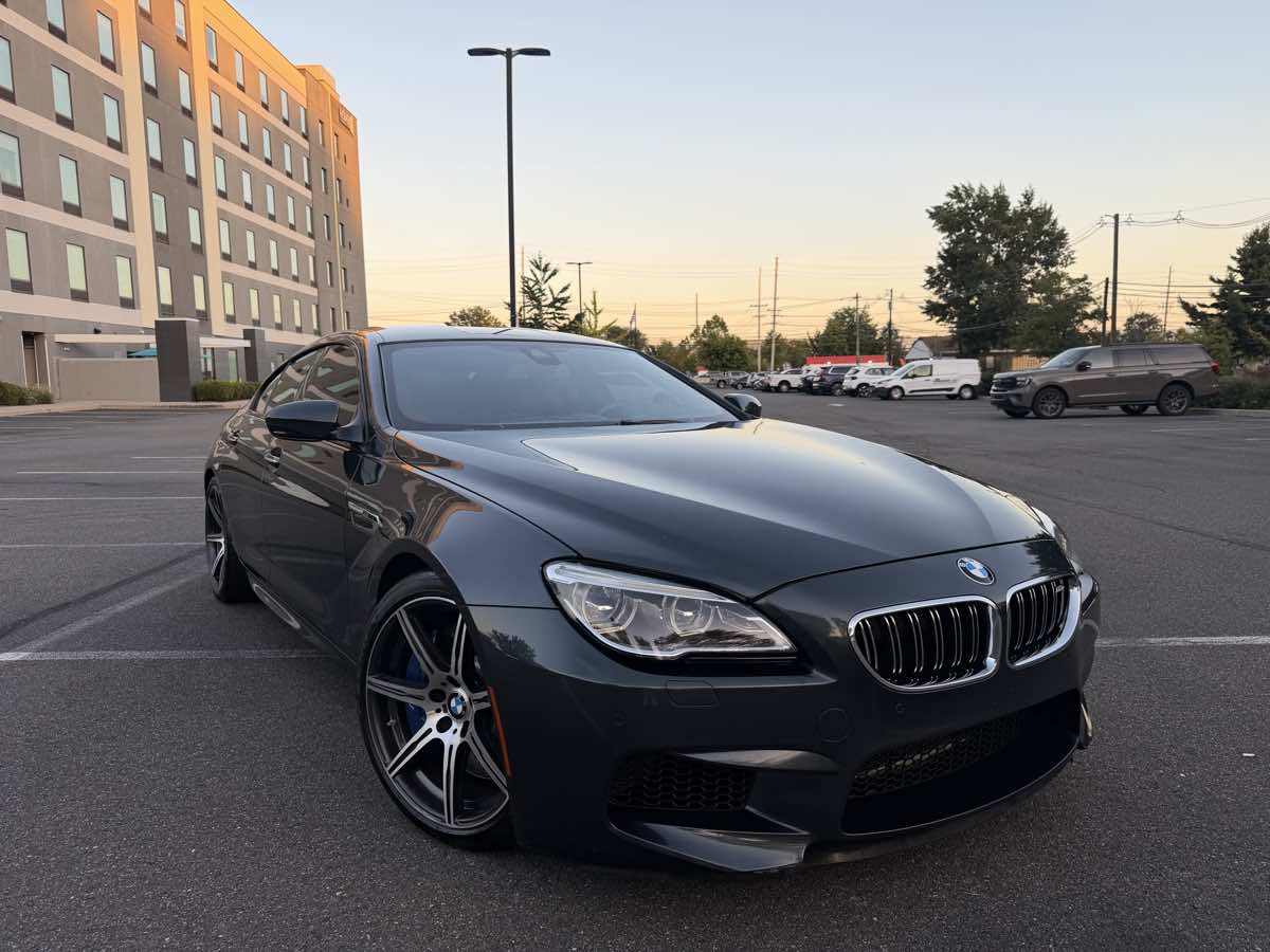 Singapore Gray Metallic 2018 BMW M6 Sedan Rear-Wheel Drive Automatic