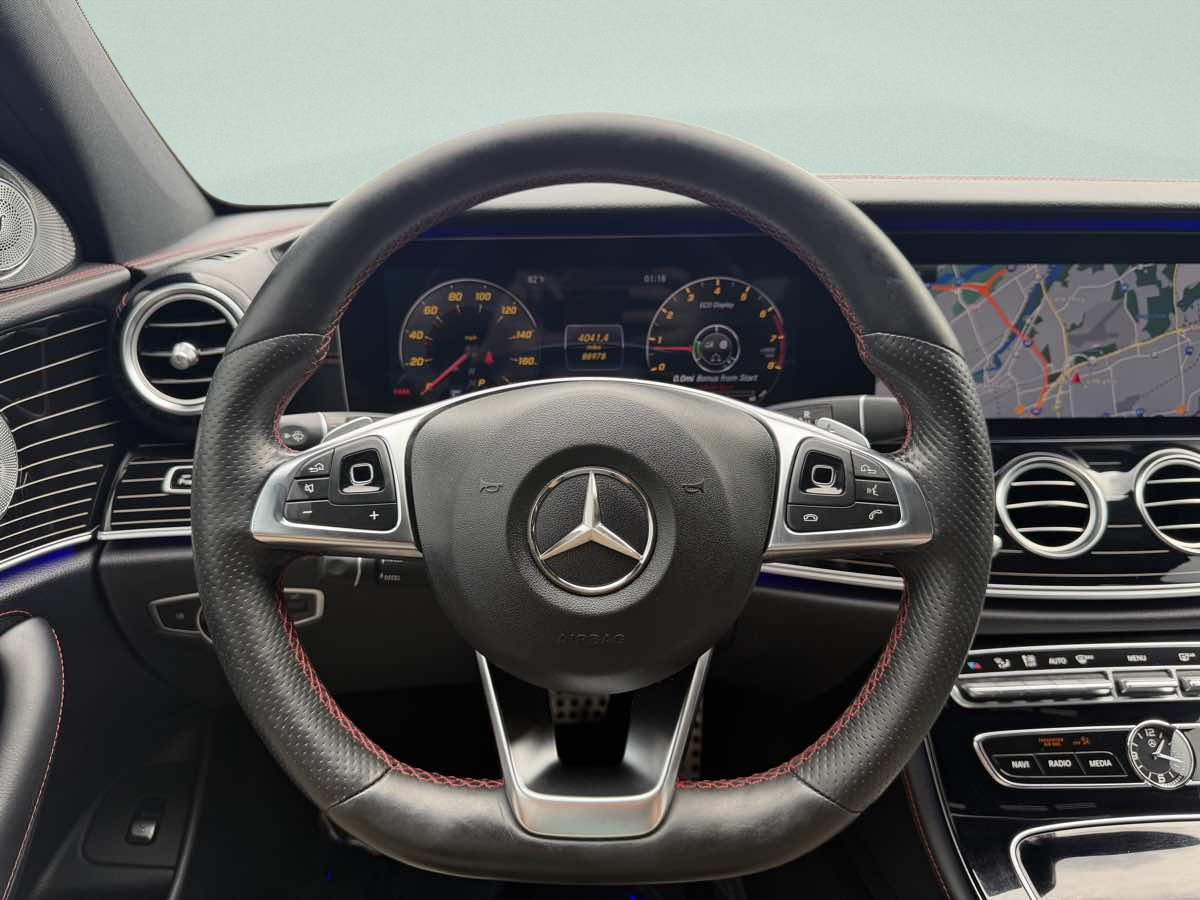 Photo 19 of this Mercedes-Benz AMG E 43
