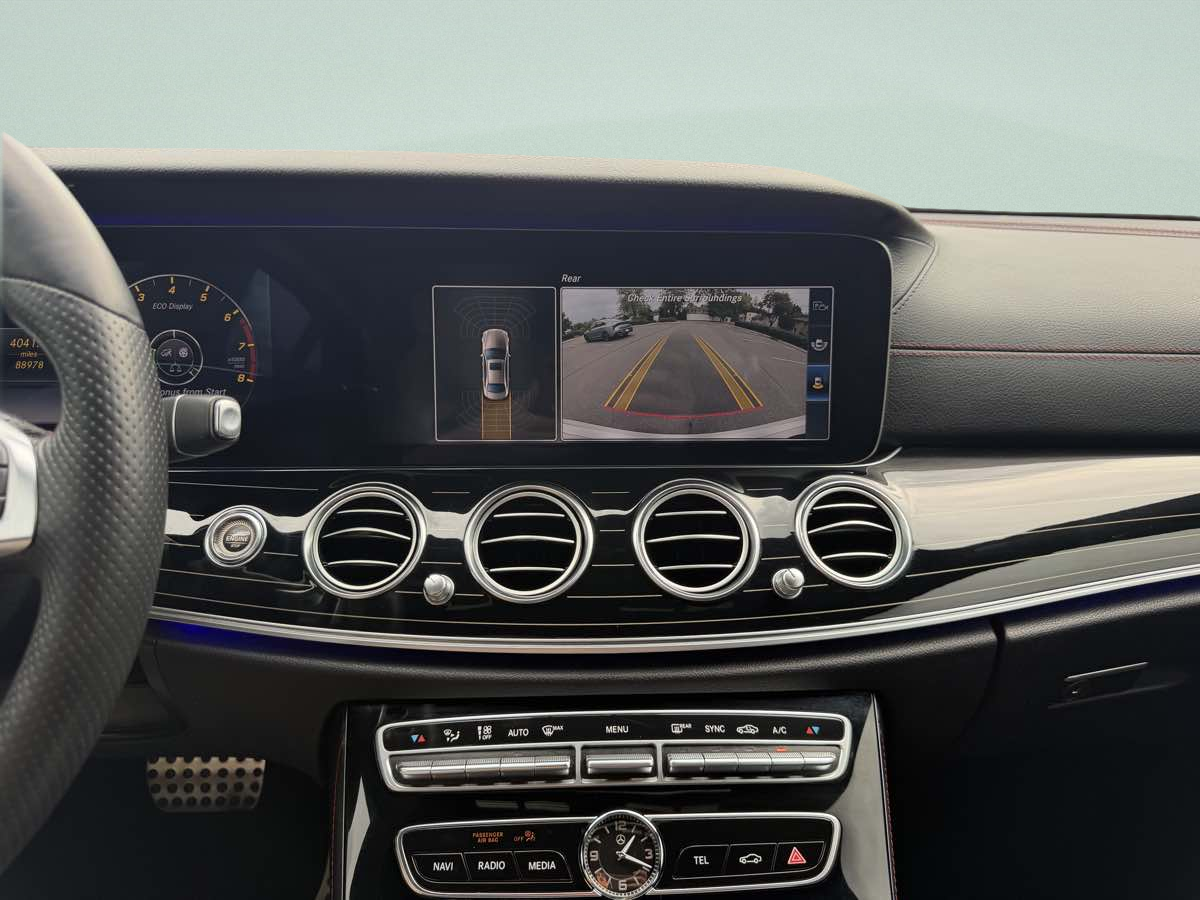 Photo 22 of this Mercedes-Benz AMG E 43